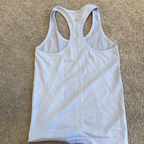 Lululemon tank top lilac size 6 - Picture 3 of 3